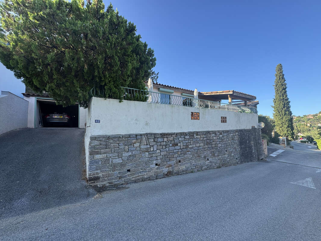 Maison à BORMES-LES-MIMOSAS