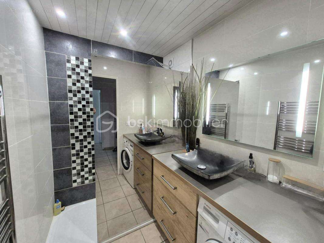 Appartement à HYERES