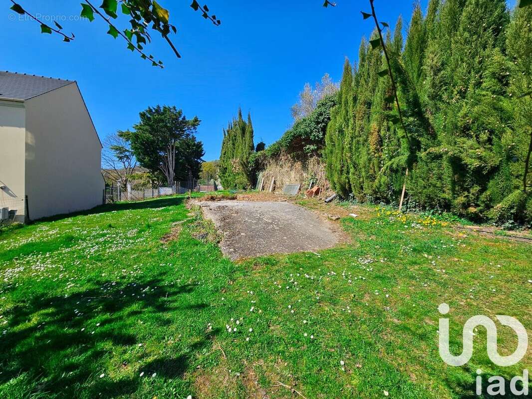 Photo 3 - Terrain à LINAS