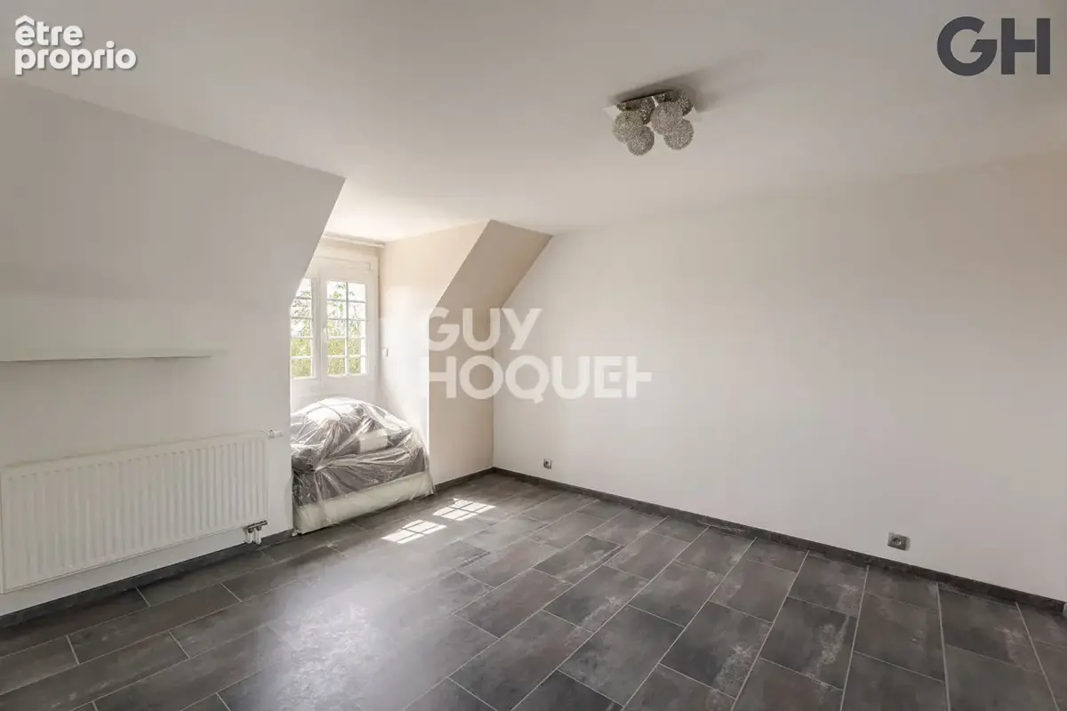 Maison familiale avec sous-sol de 6 pieces ( environ 196 m²) à saintry-sur-seine - photo 12