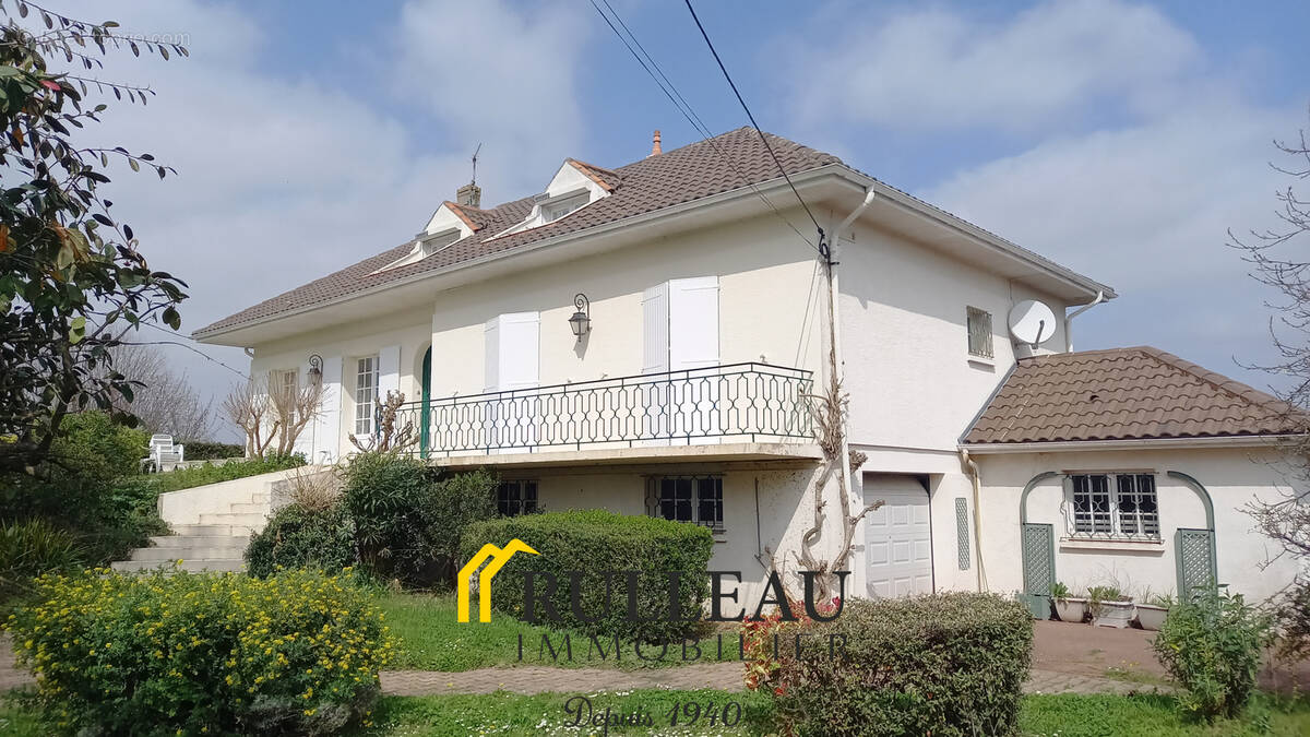 Maison à SAINT-MARTIN-LACAUSSADE