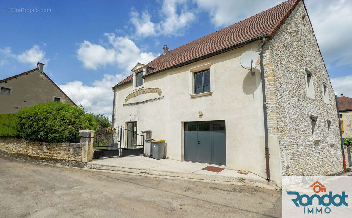 Maison à PICHANGES