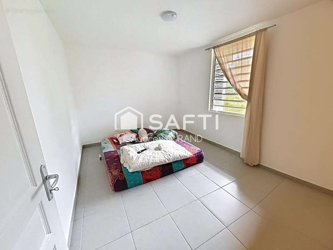 Photo 4 - Appartement à REMIRE-MONTJOLY
