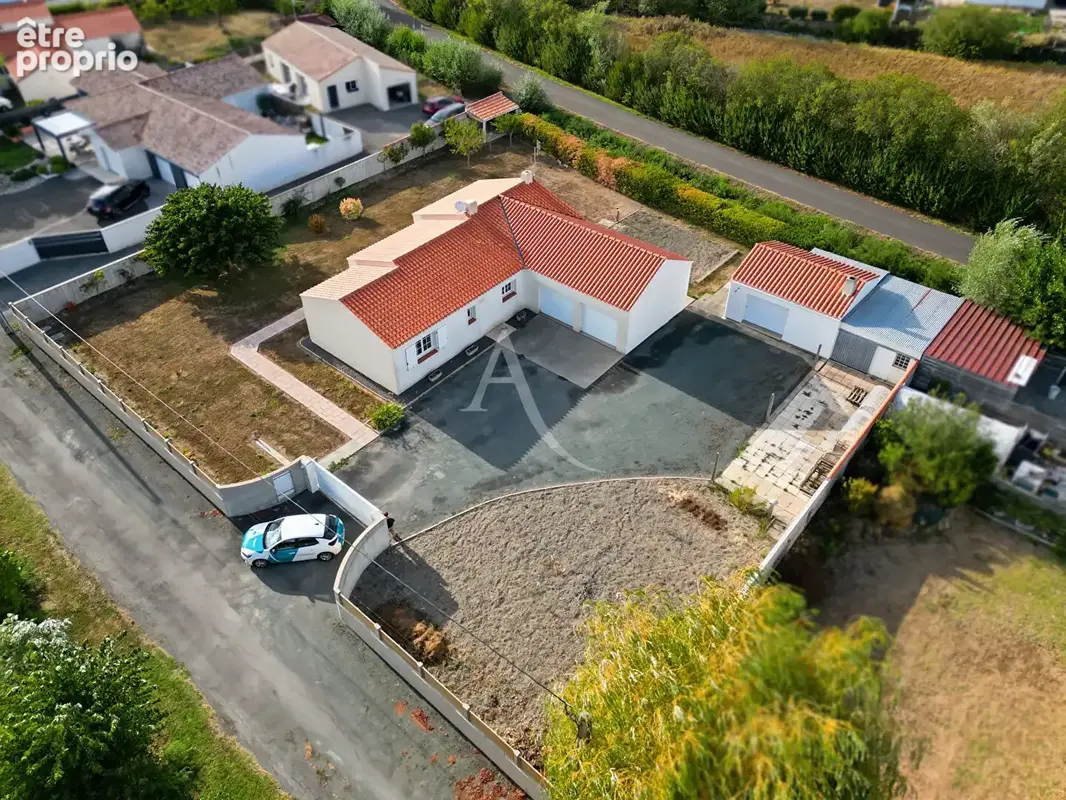 A vendre proche du bourg en impasse - Maison de plain-pied - photo 2