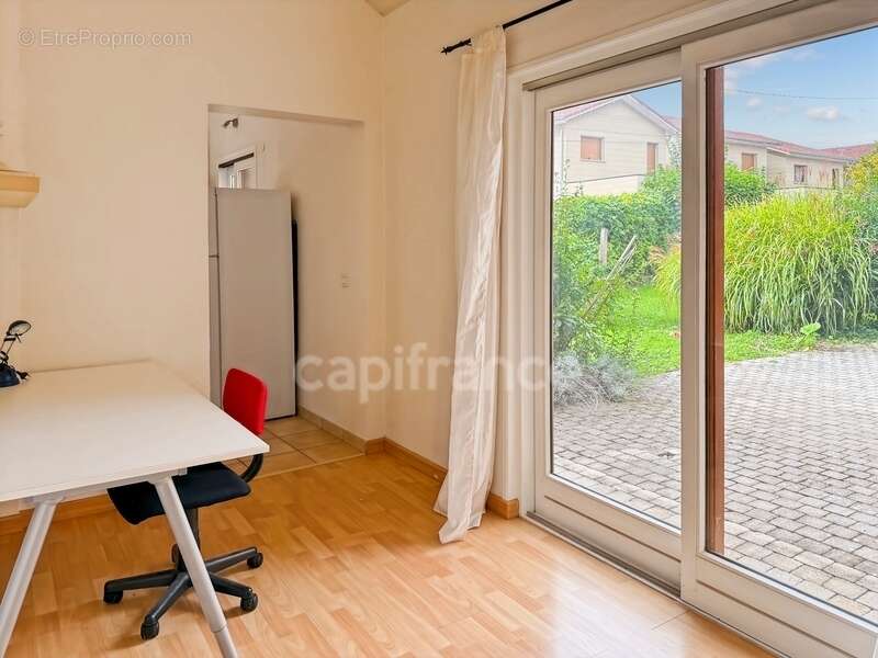 Maison à SAINT-GENIS-POUILLY