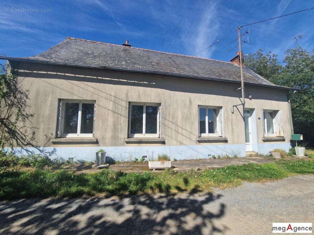 Maison - dépendance - Terrain 2390 m² - Bâtiment de 300 m² - idéal jardin - photo 2