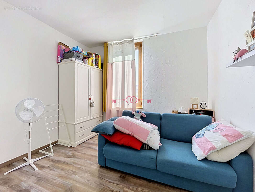 Maison individuelle de plain-pied d'environ 124m2 - 6 pièces à Ville-sur-Tourbe - photo 8
