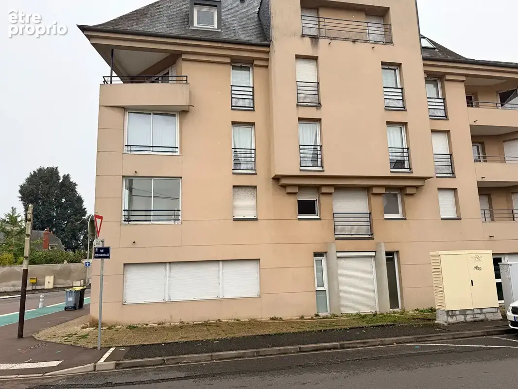 Nevers centre ville,  Appt T3 de 65 m² au 3ème ét avec asc  et deux terrasses - photo 1