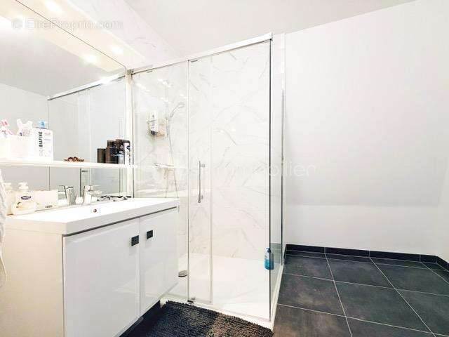 Appartement à EMERAINVILLE