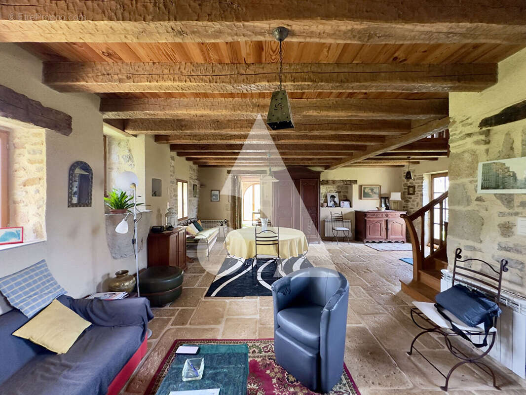 Maison à LARROQUE-TOIRAC