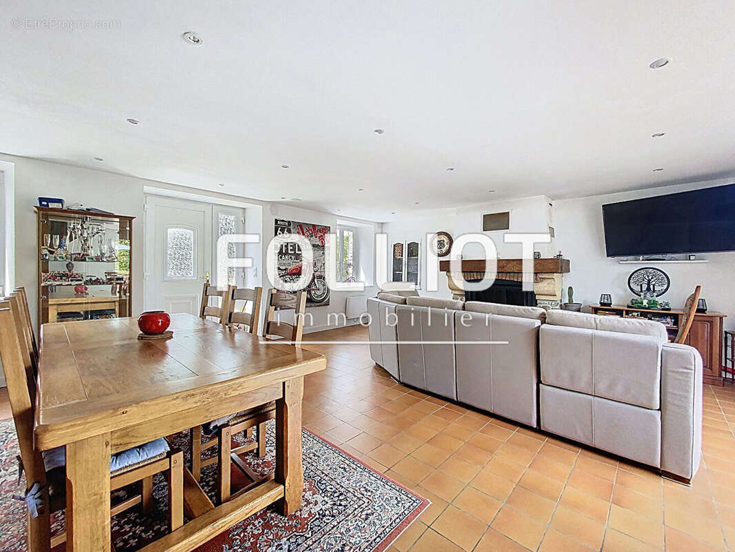 Maison à SAINT-PIERRE-D&#039;ARTHEGLISE