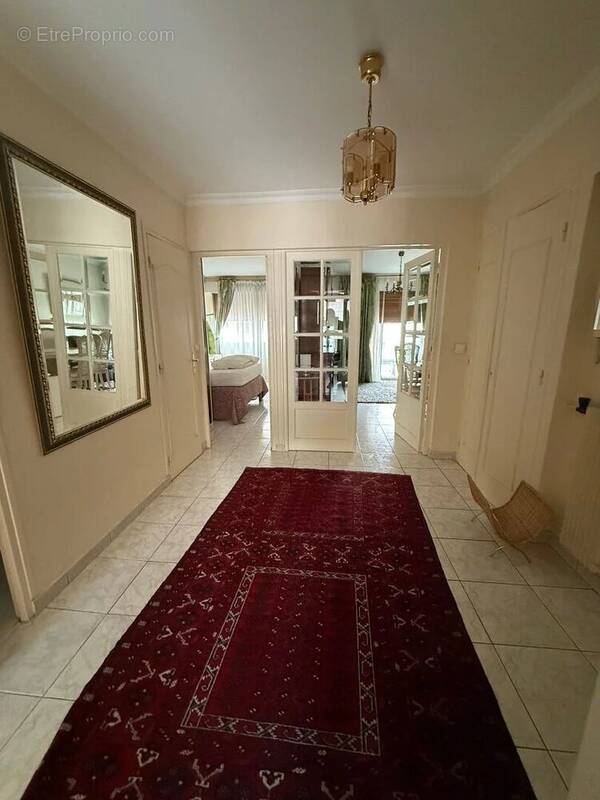 Appartement à CHARENTON-LE-PONT