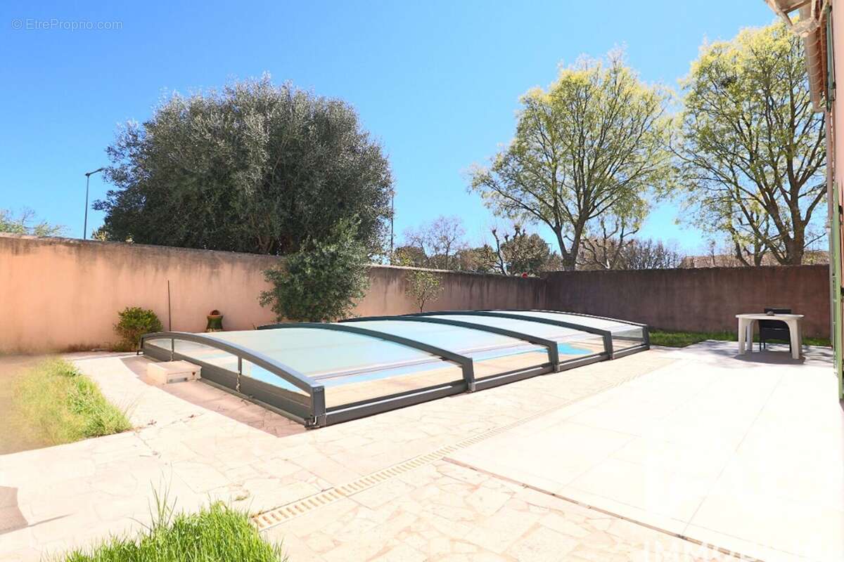 Photo 2 - Maison à SAINT-CANNAT