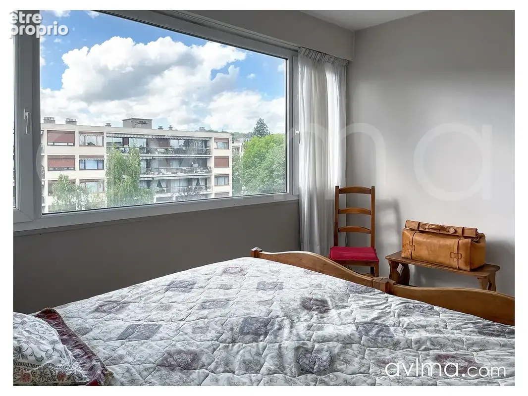 CENTRE VILLE Noisy-Le-Roi: Appartement 103,2 m2 Carrez au dernier étage avec cave et box - photo 6