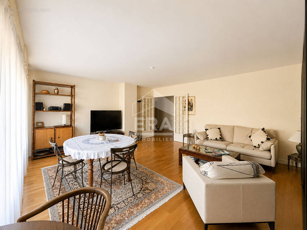 Appartement à LEVALLOIS-PERRET