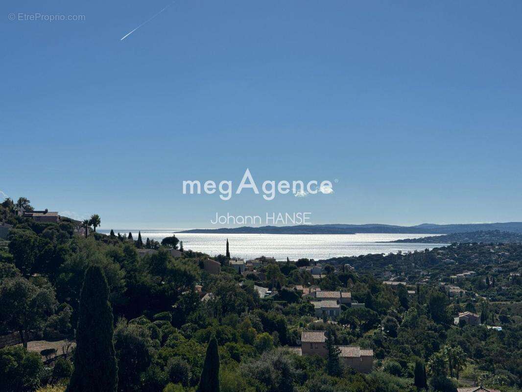 Appartement à ROQUEBRUNE-SUR-ARGENS