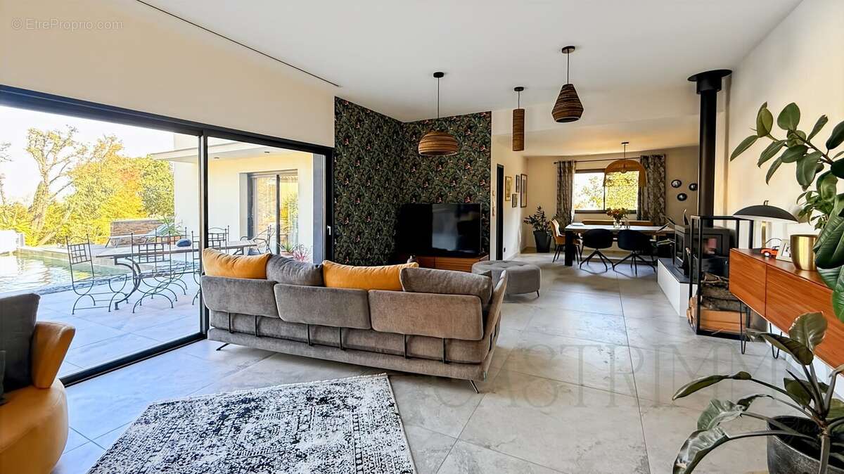 Maison à SAINT-JEAN-DE-CORNIES