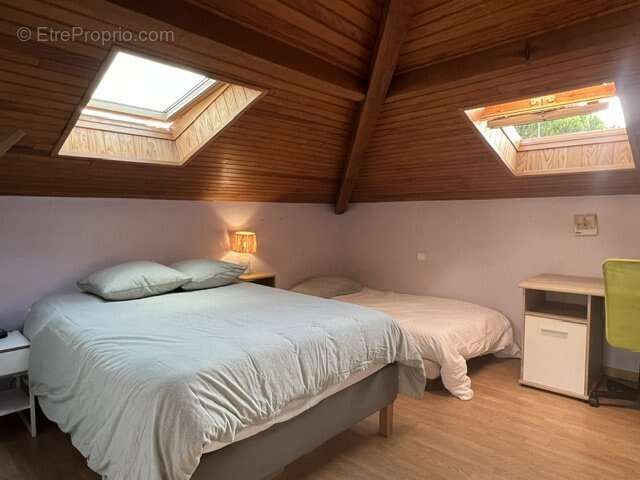 GOLF ET CENTRE VILLE VILLA A PIED POUR CETTE VILLA DE 6 Pièces de 150 m2 sur une parcelle de 800 m2 avec piscine - photo 13