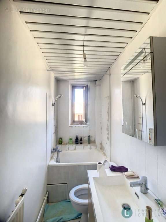 Chambery - t3 62 m² - cave - photo 5
