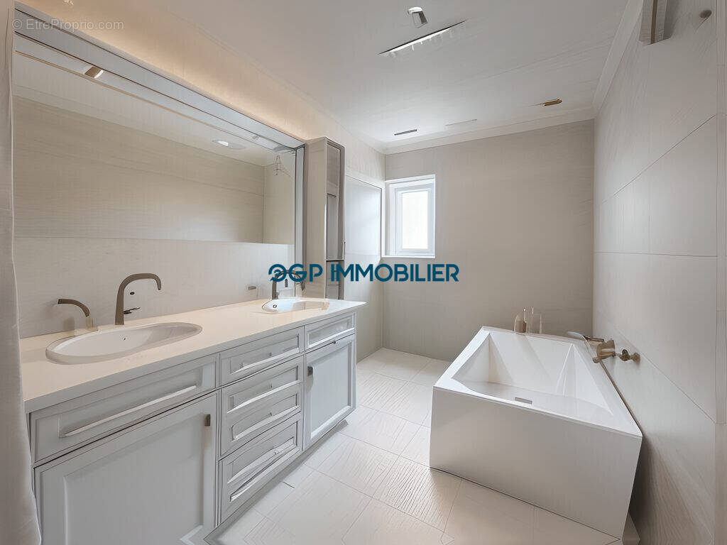 Maison à BRUGUIERES