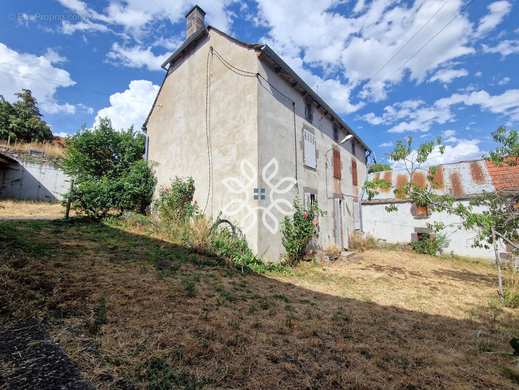 Maison à LAURIE