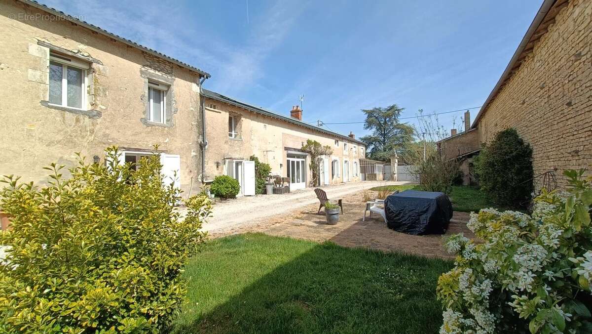 Maison à LE ROCHEREAU