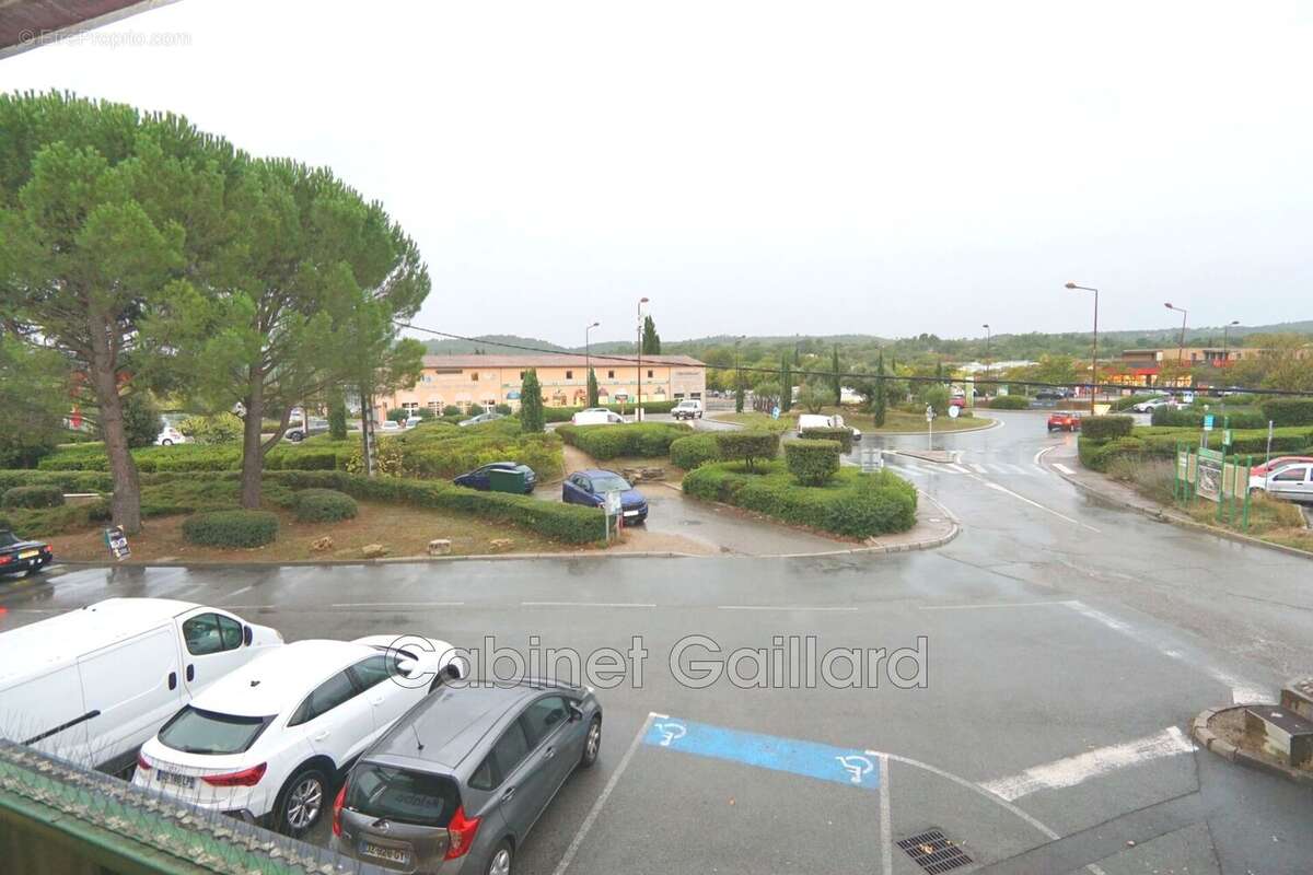 Commerce à CALLIAN