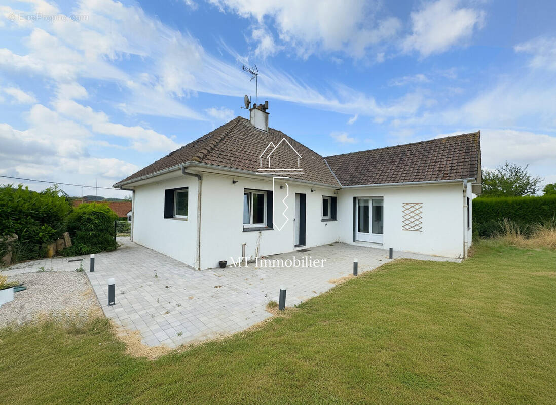 Maison à MAINTENAY