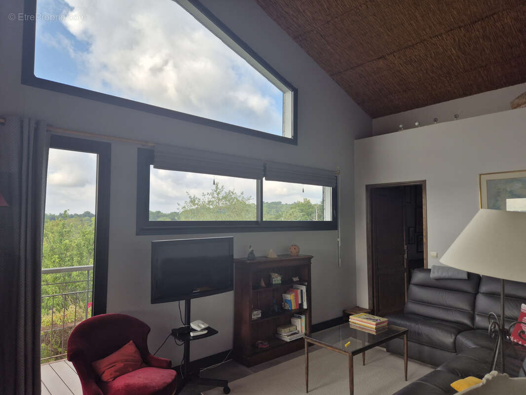 Maison contemporaine 130 m2 - St Astier - secteur privilégié - 4 chambres - arboré - - photo 2