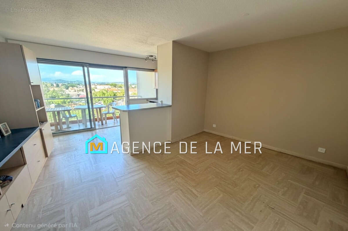 Appartement à MANDELIEU-LA-NAPOULE