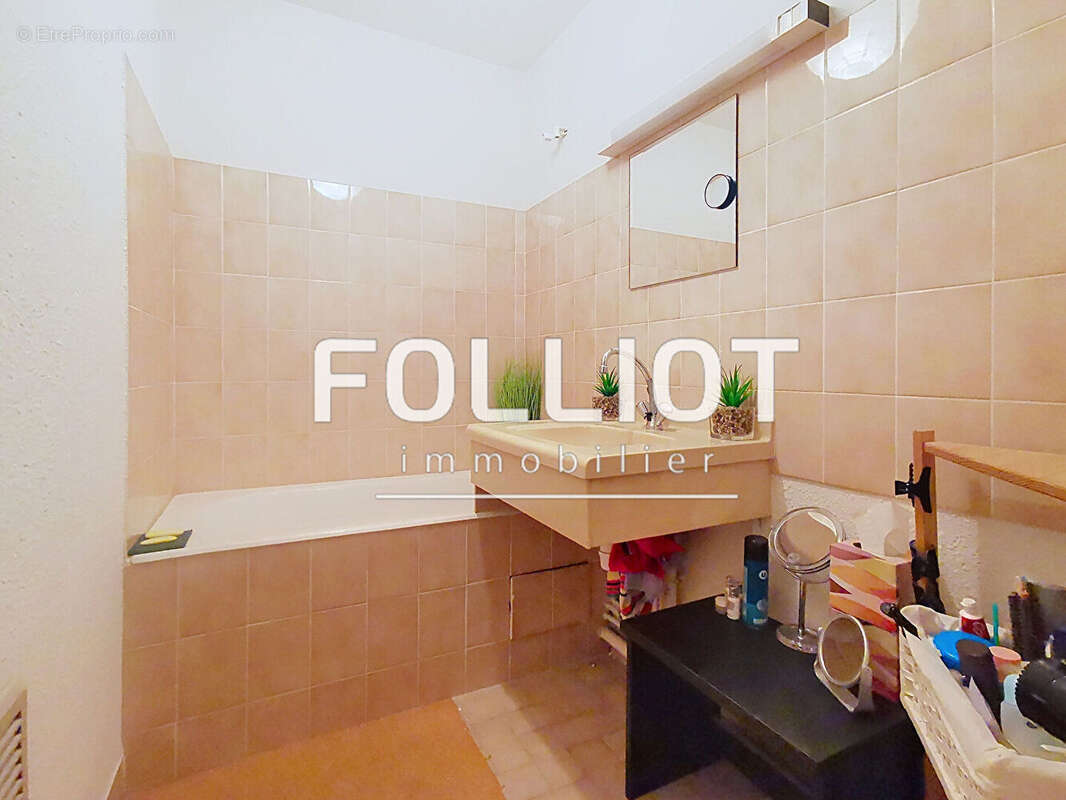 Appartement à JULLOUVILLE