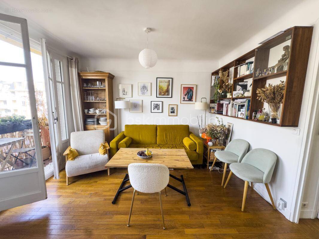 Appartement à CHARENTON-LE-PONT