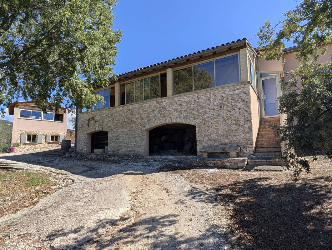 Maison à SAINT-SATURNIN-LES-APT