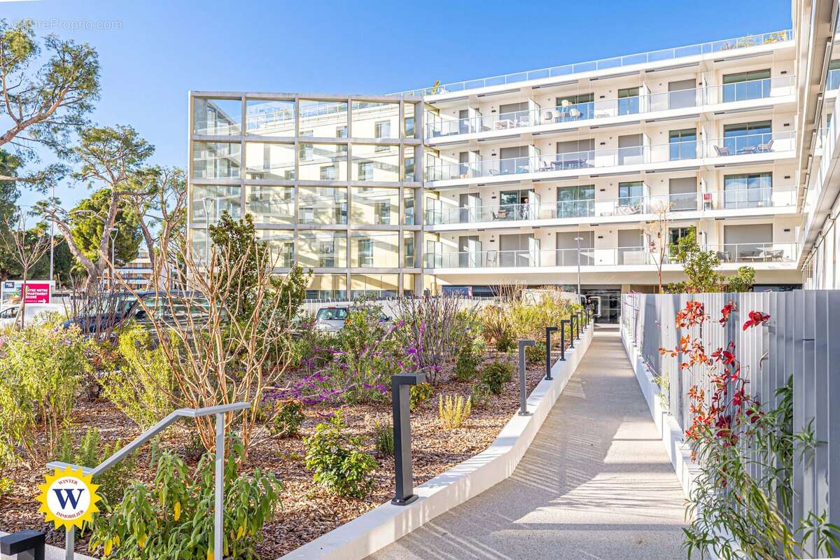 Appartement à SAINT-LAURENT-DU-VAR