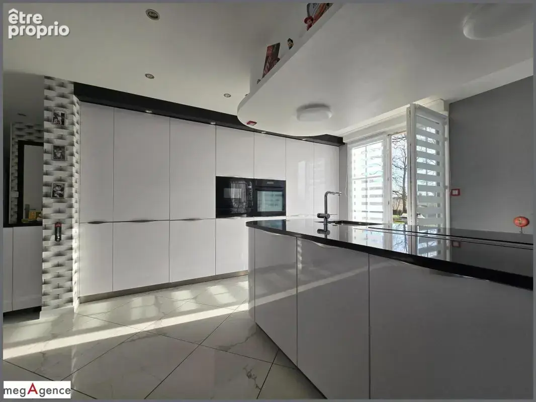 Maison 237 m² , 8 pièces avec logement indépendant – Terrain 3 000 m² - photo 4