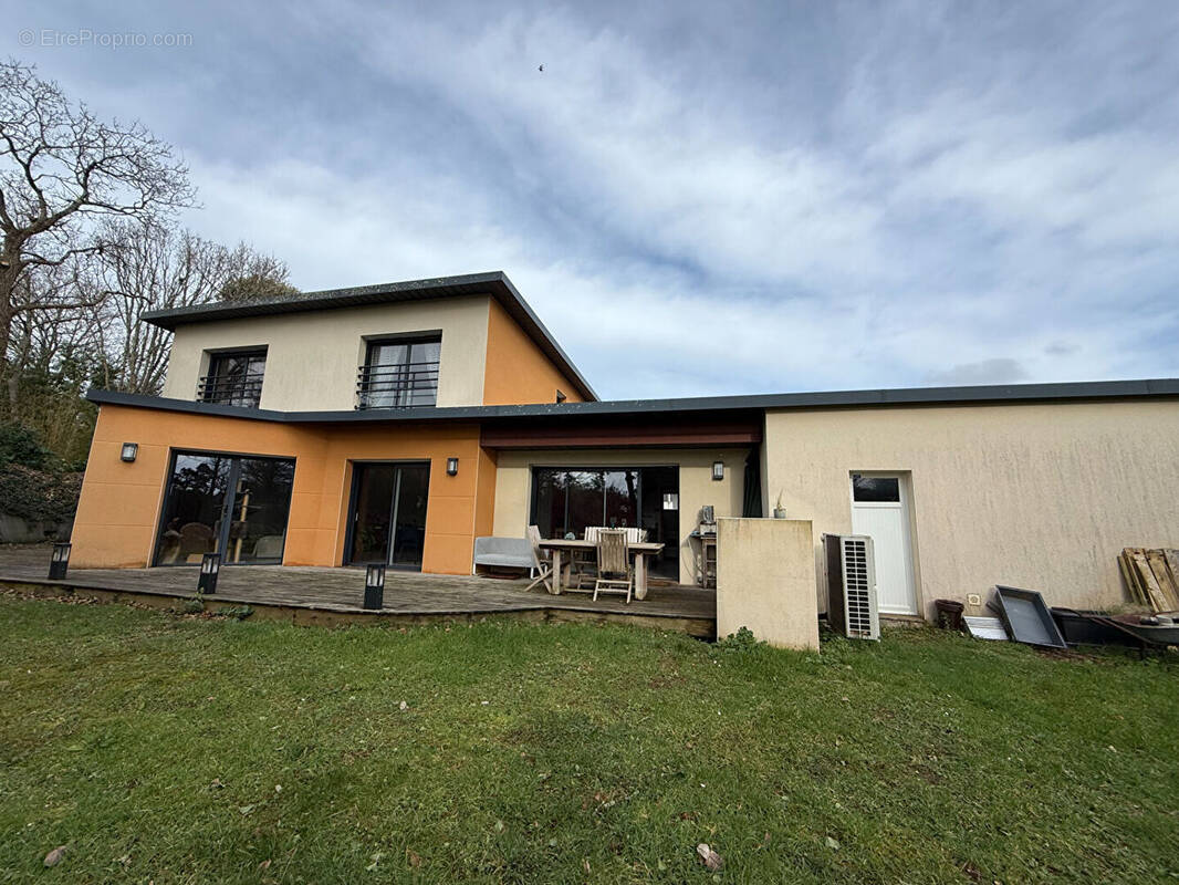 Maison à LE RELECQ-KERHUON