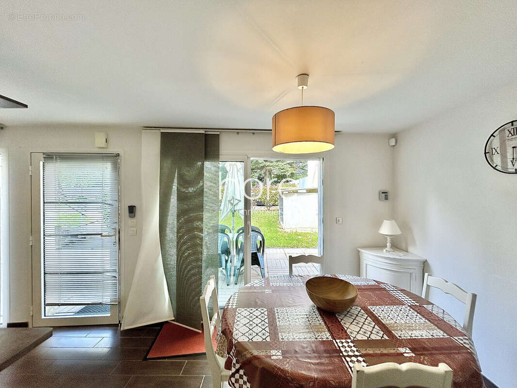 Maison à COLLEVILLE-SUR-MER