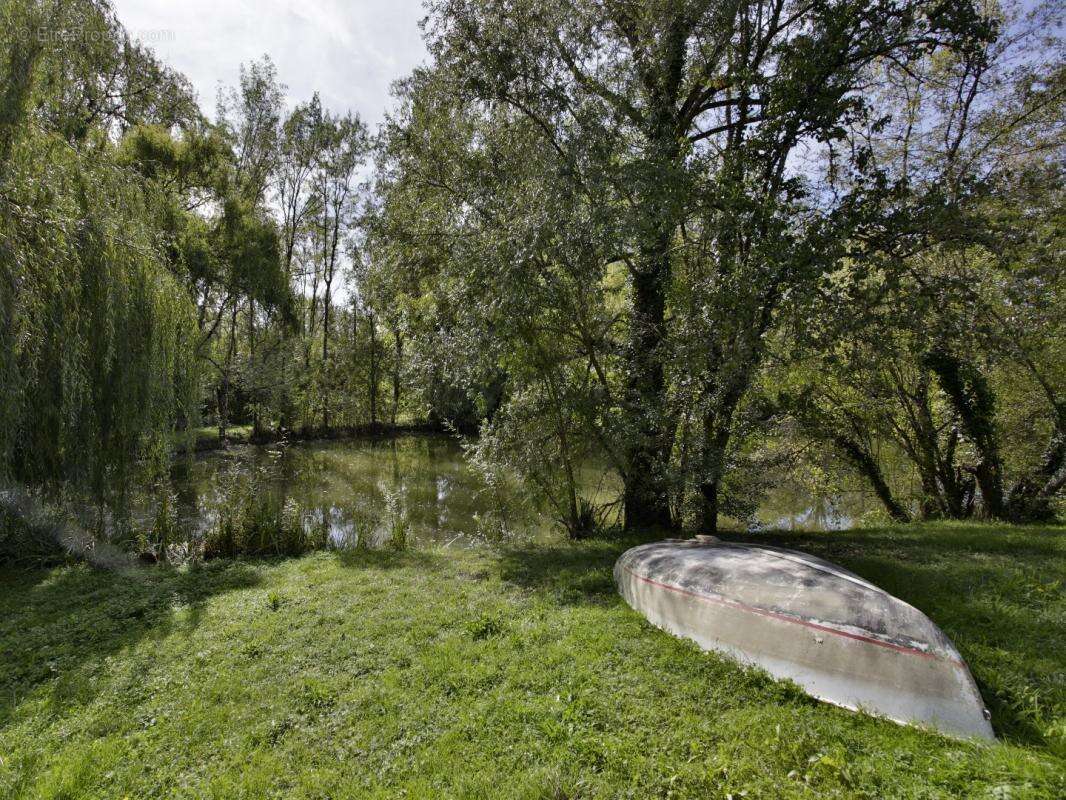 Maison à VIC-FEZENSAC