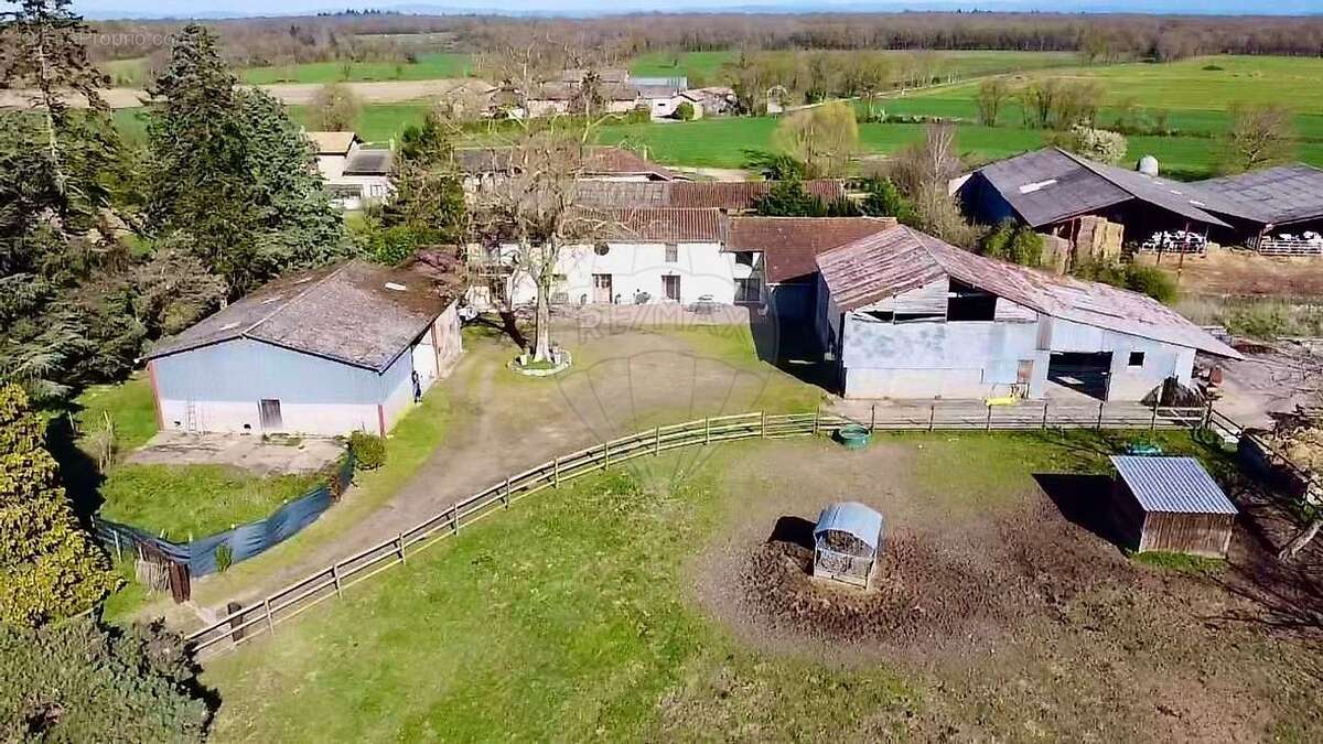 Maison à NEUVILLE-LES-DAMES