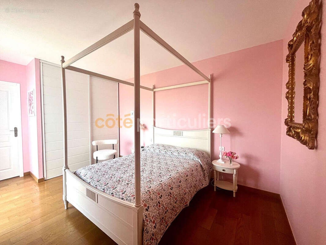 Maison à MESCHERS-SUR-GIRONDE