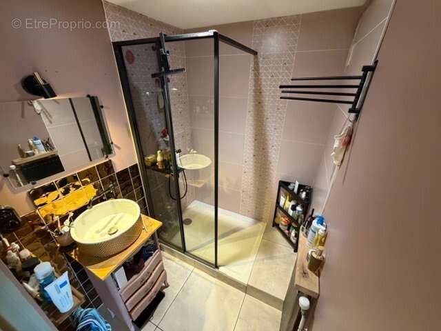 Appartement à SAINT-GENEST-LERPT