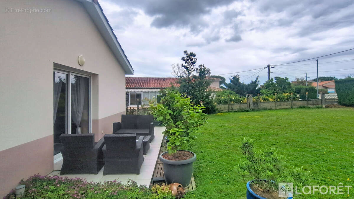 Maison Pompignac 4 pièce(s) 100 m2 / 792 m² de terrain - photo 8