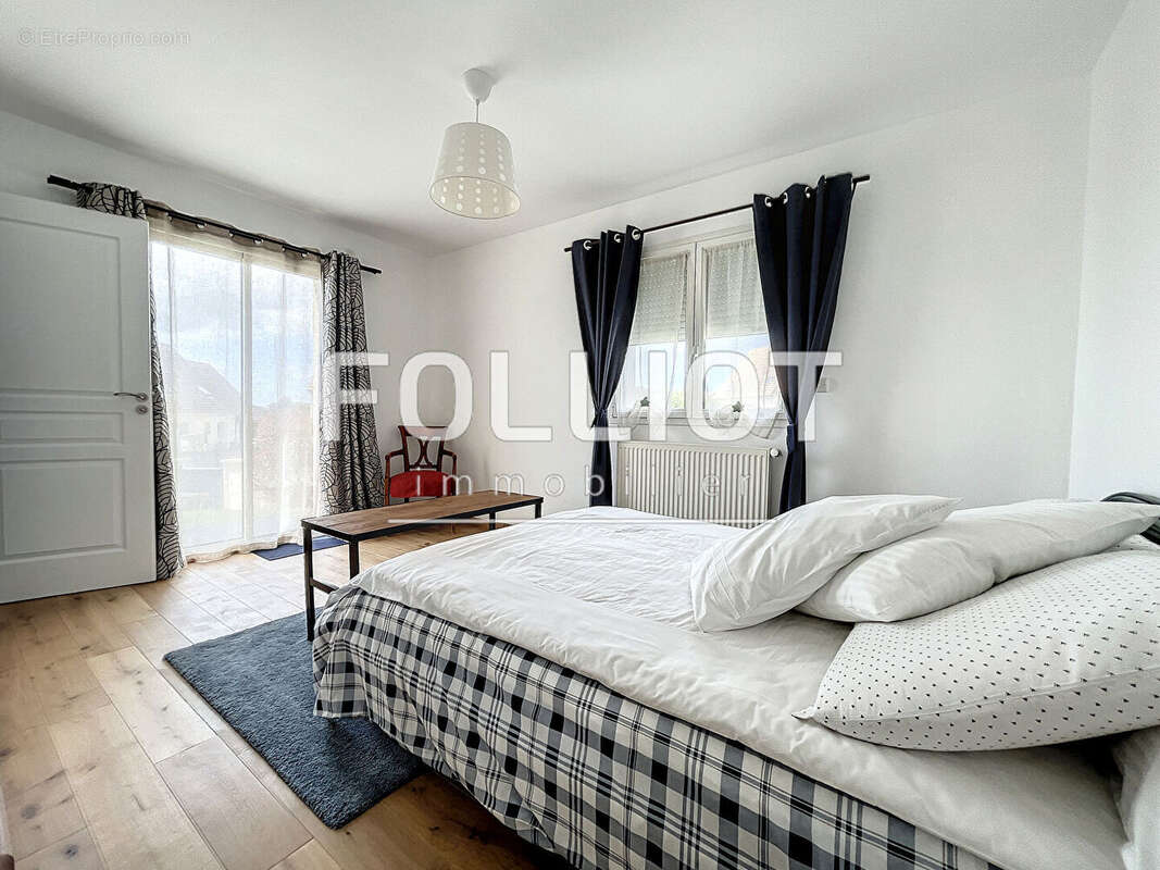 ACHAT / VENTE d'une maison T6 (180 m²) à REVIERS, terrain 1265 m2 - photo 11