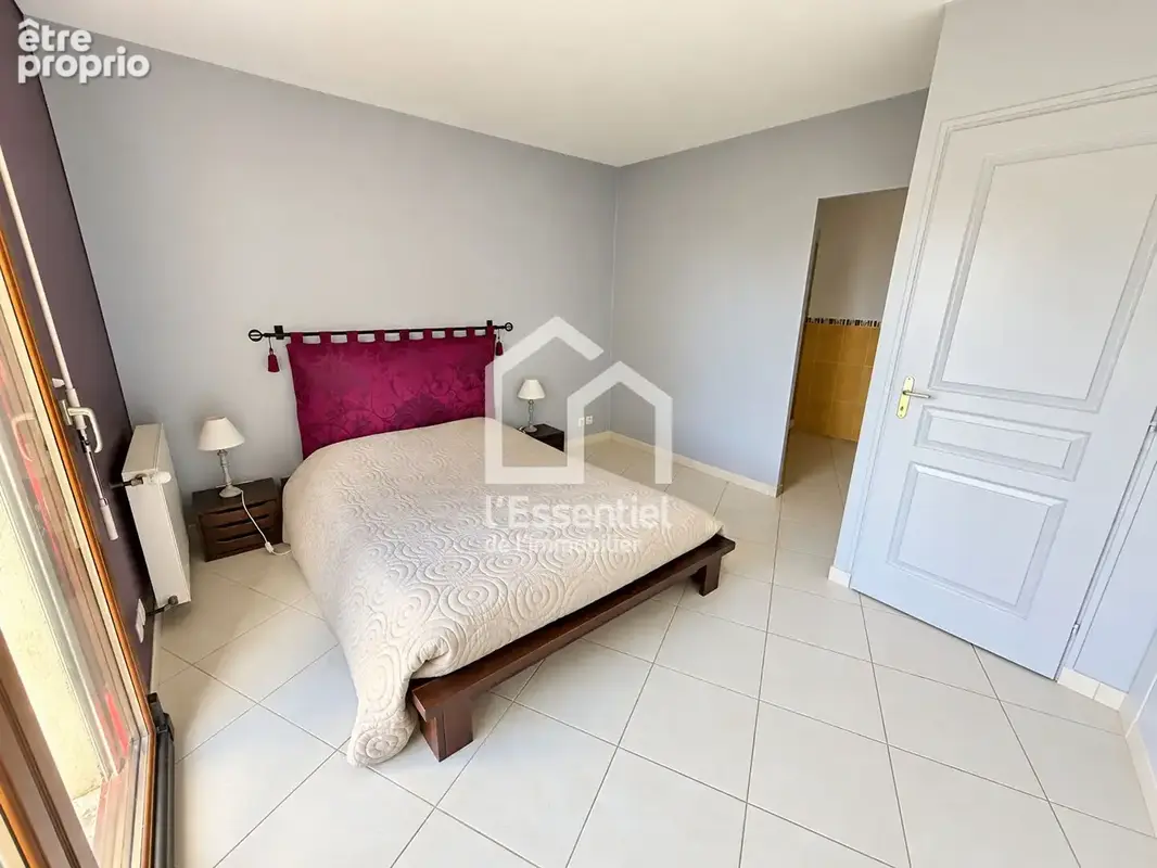 A vendre - maison d'architecte ndividuelle - 158 m² - sous sol total - terrain 977 m² - photo 9