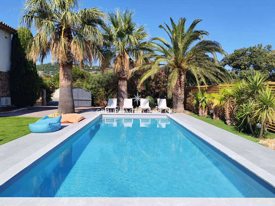 Villa renovee 7 pièces 200 m²  avec vue degagée mer, aux issambres - photo 3