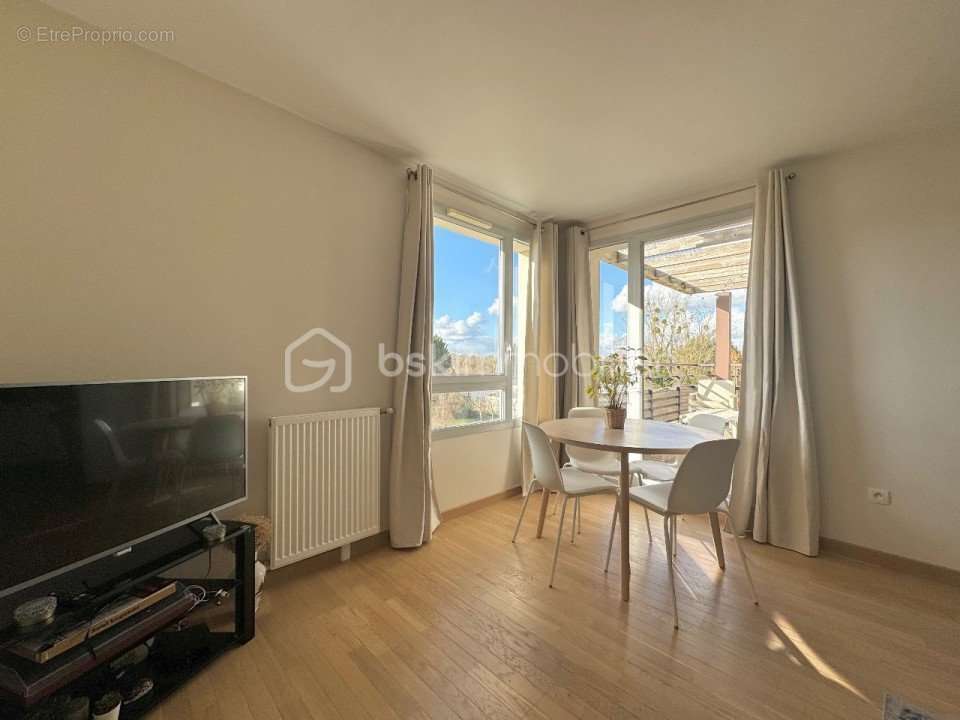 Appartement à SAINTRY-SUR-SEINE
