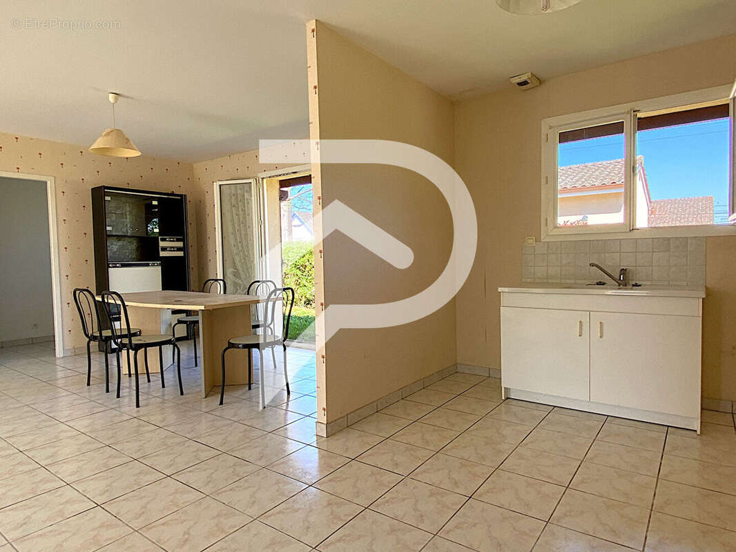 Maison à SAINT-SEURIN-SUR-L&#039;ISLE