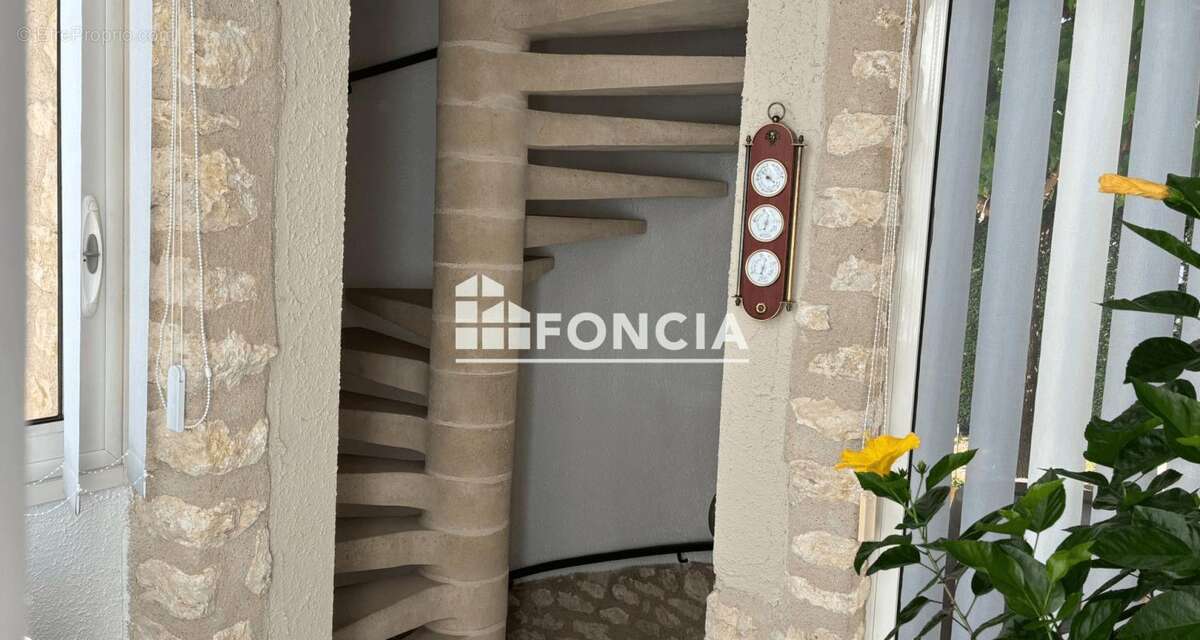 Maison à CASTELNAU-MONTRATIER