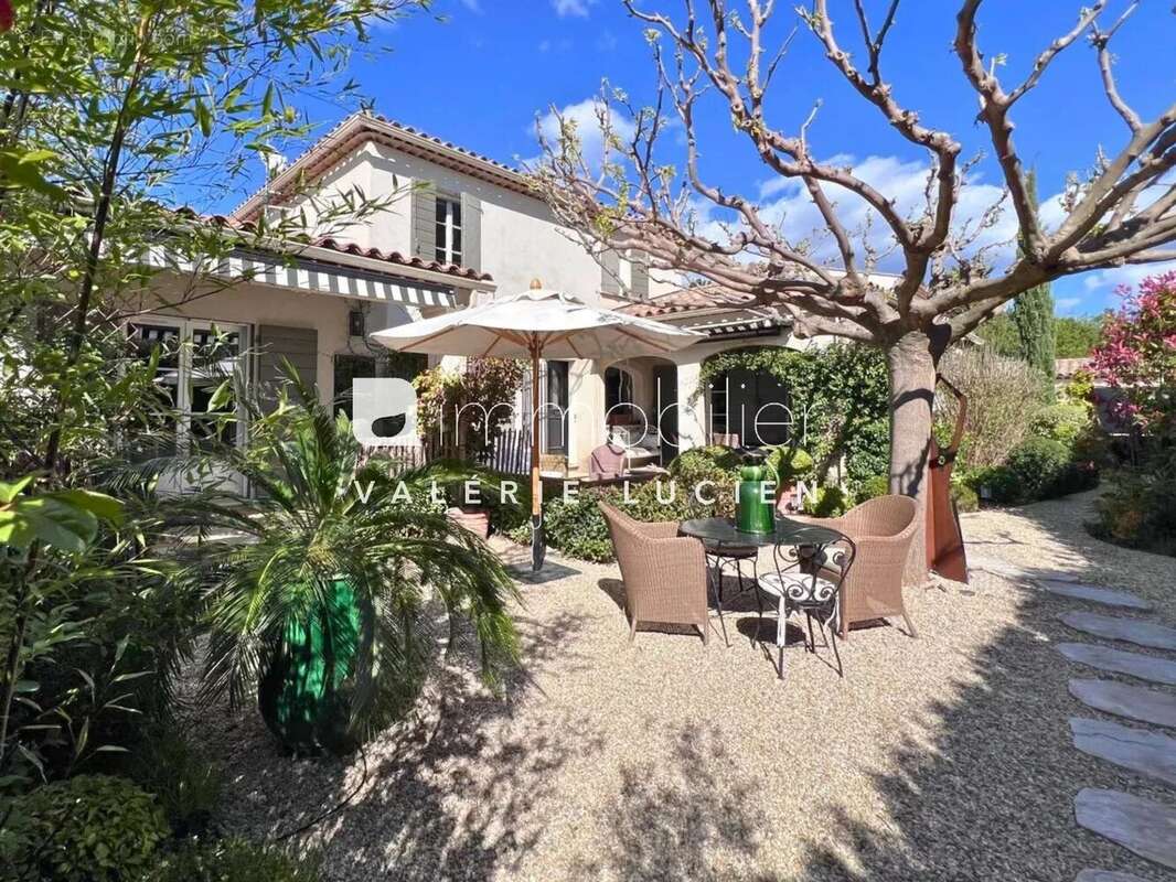 Maison à MAUSSANE-LES-ALPILLES