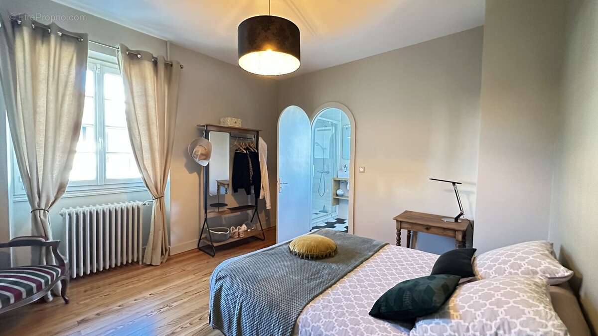 Maison de maitre de type t9 de 203 sur une parcelle de 1527 m2 - photo 20